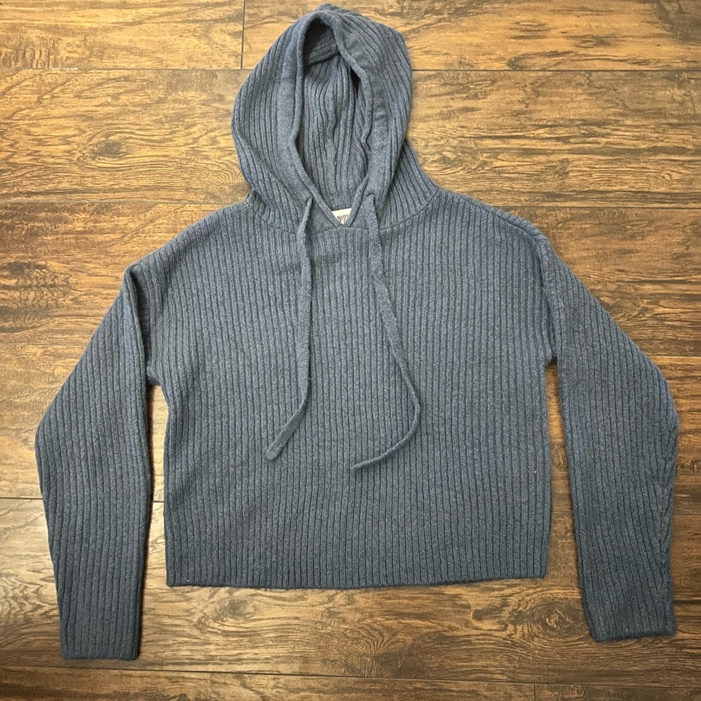 Victoria secret size xs crop top sweater